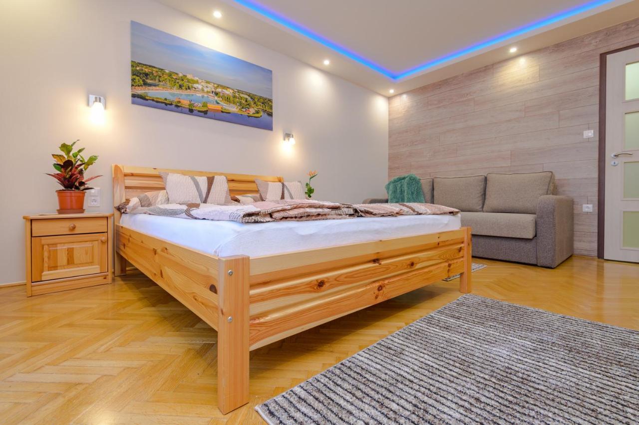Illes Apartmanok I. Hajduszoboszlo Exterior photo